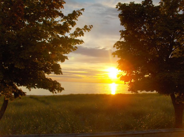 Click to view the sunsets of Winswept.